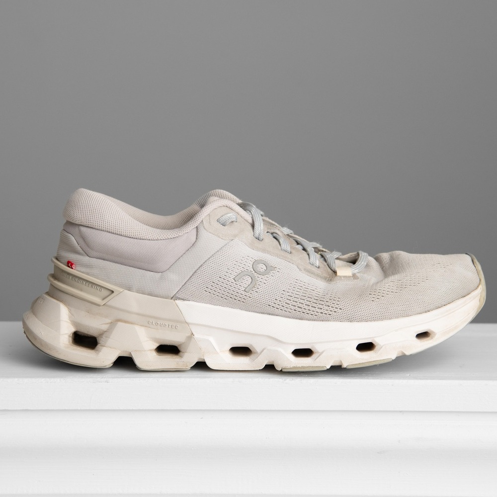 On Running Cloudflyer 4 Running Shoes W9.5/M8 Minimalist Gym Sneakers Athleisure